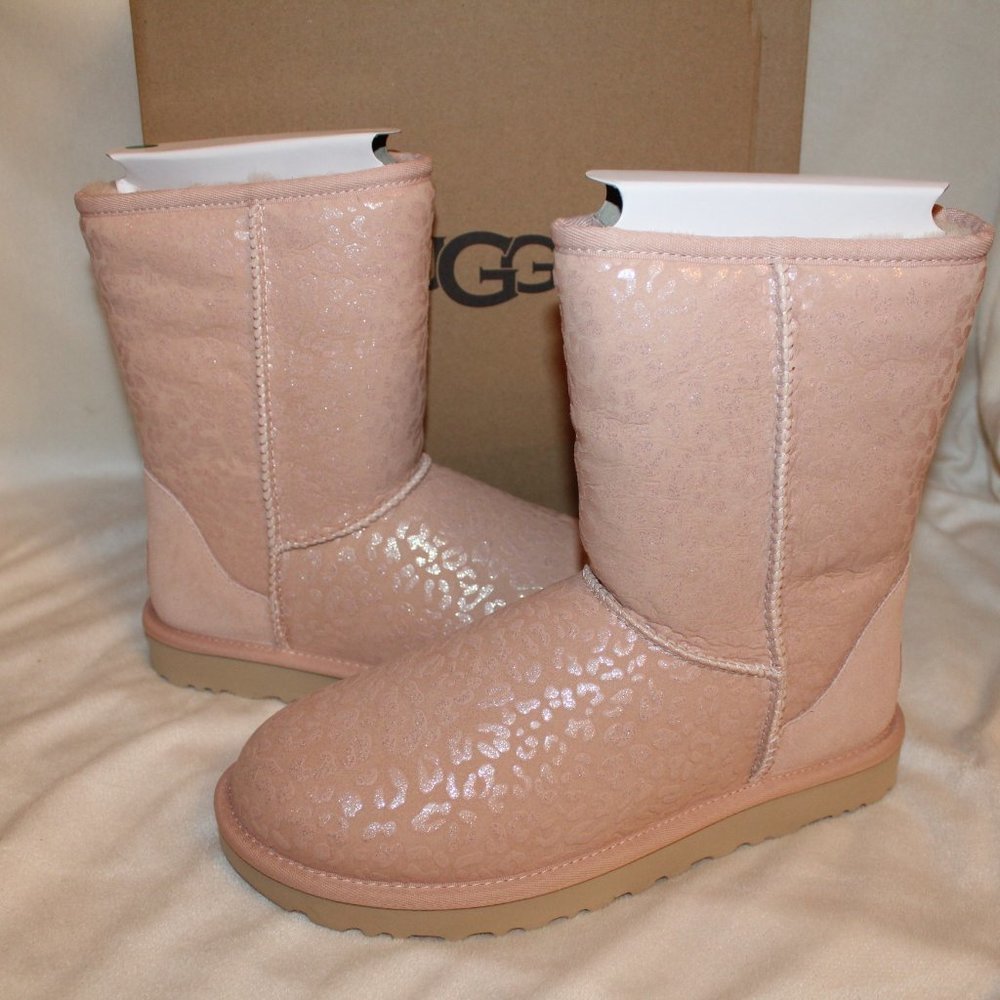 NIB UGG WOMENS CLASSIC SHORT LEOPARD METALLIC BOOT - Picture 1 of 11